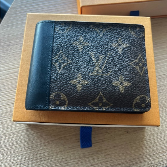 Louis Vuitton wallet - Picture 2 of 2